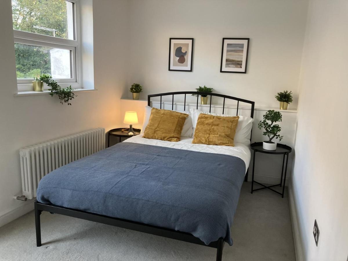 Magnificent Refurbished 1 Bed Flat Few Steps To High St ! - 4 East House Apartment Епсъм Екстериор снимка